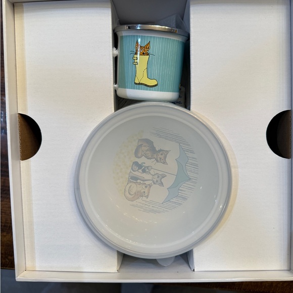 Golden Rabbit Enamelware Set - Picture 6 of 7